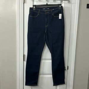 NWT Old Navy High Rise Straight Jeans. Size 12.